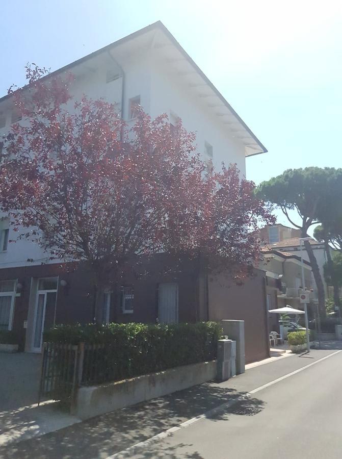 Byron Light Hotel Riccione Exterior foto